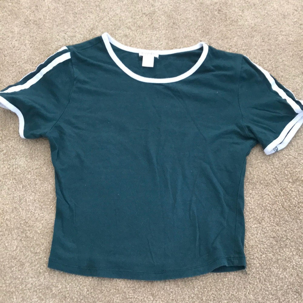 Cropped dark green t shirt.